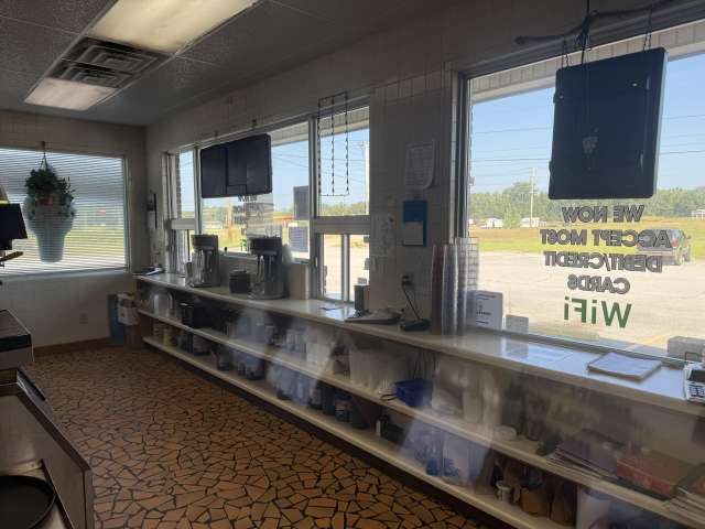  Corner Property in Walnut, MS, for Sale!